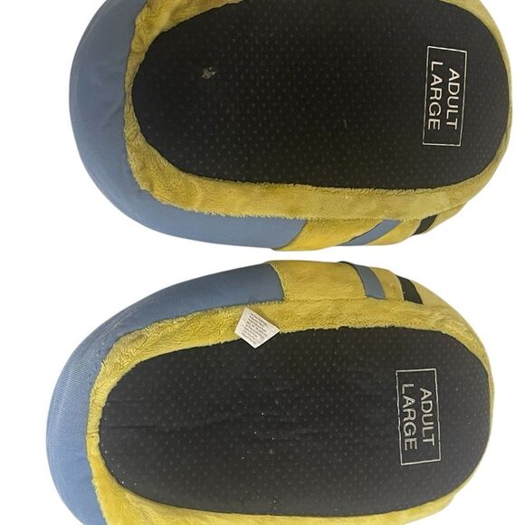 Universal Studios Despicable Me Minion Adult Slippers - Picture 14 of 14